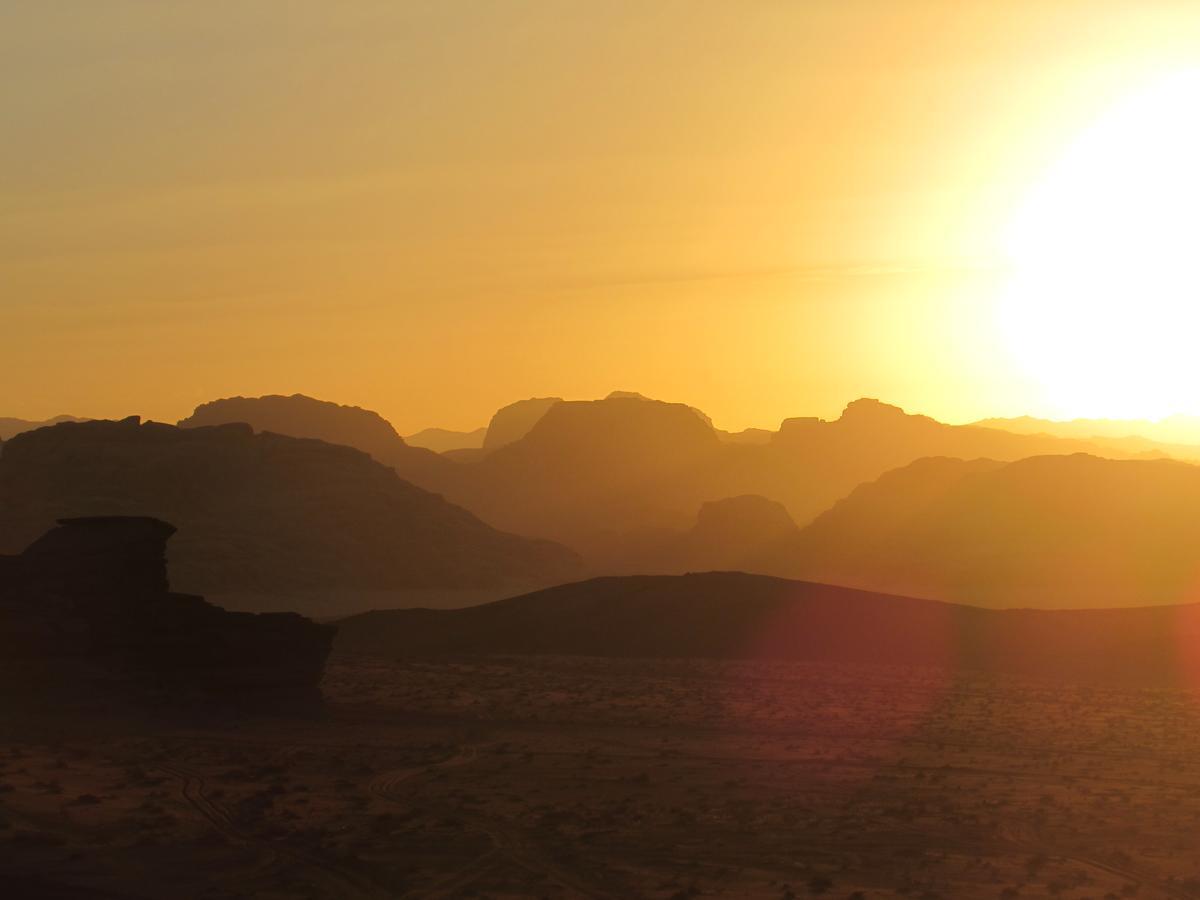 Desert Moon Camp Wadi Rum Exterior foto